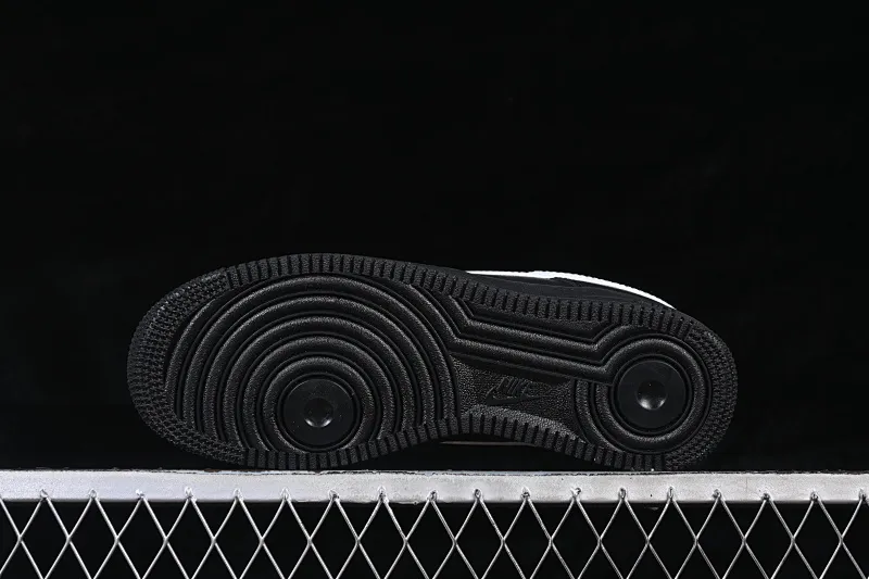 All categories Nk Air Force 1 Air Force series Nk Air Force 1 Low Air Force low-top Nike Air Force 1'07 Low Classic black and white hook Air Force 1 low-top casual sneakers FZ0627-010